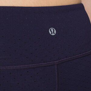 SOLD - Lululemon Emerge Renewed Crop *Full-On Luon - size 6